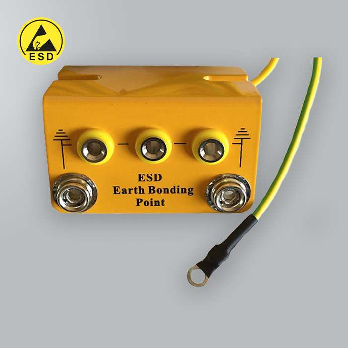 Premium Earth Bonding Point 2 X 10mm Stud 3 X 4mm Banana sockets ESD Premium Earth Bonding Point 2 X 10mm Stud 3 X 4mm Banana sockets ESD